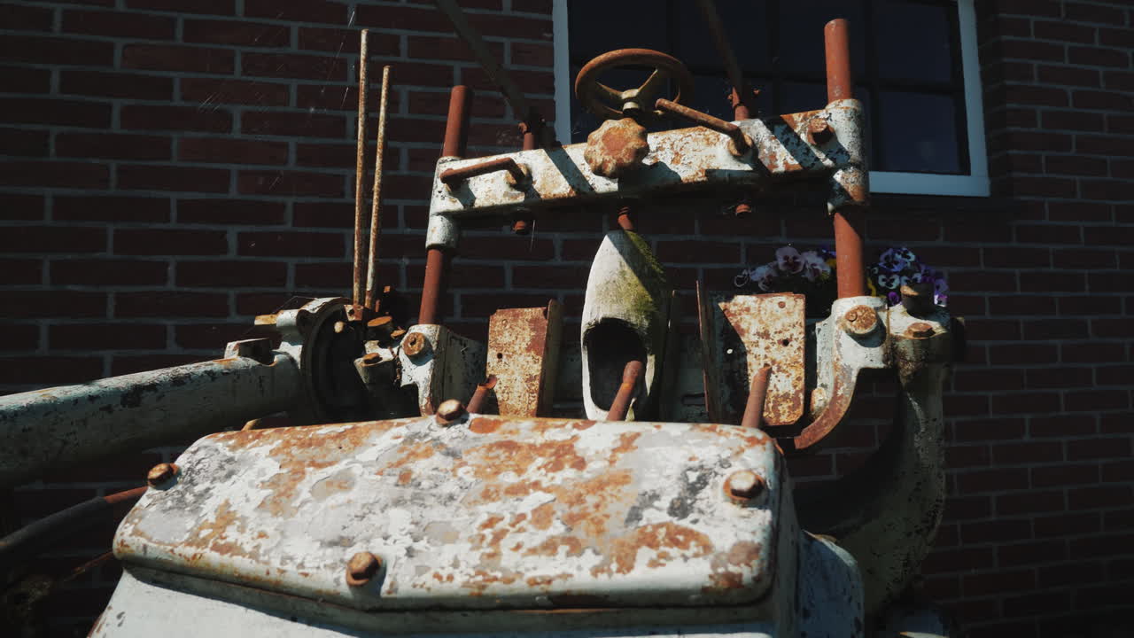 나무 신발을 만드는 골동품 기계