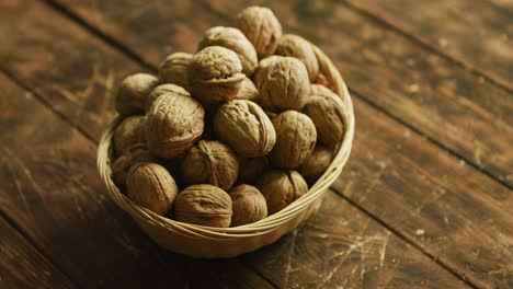 tazón con deliciosas nueces