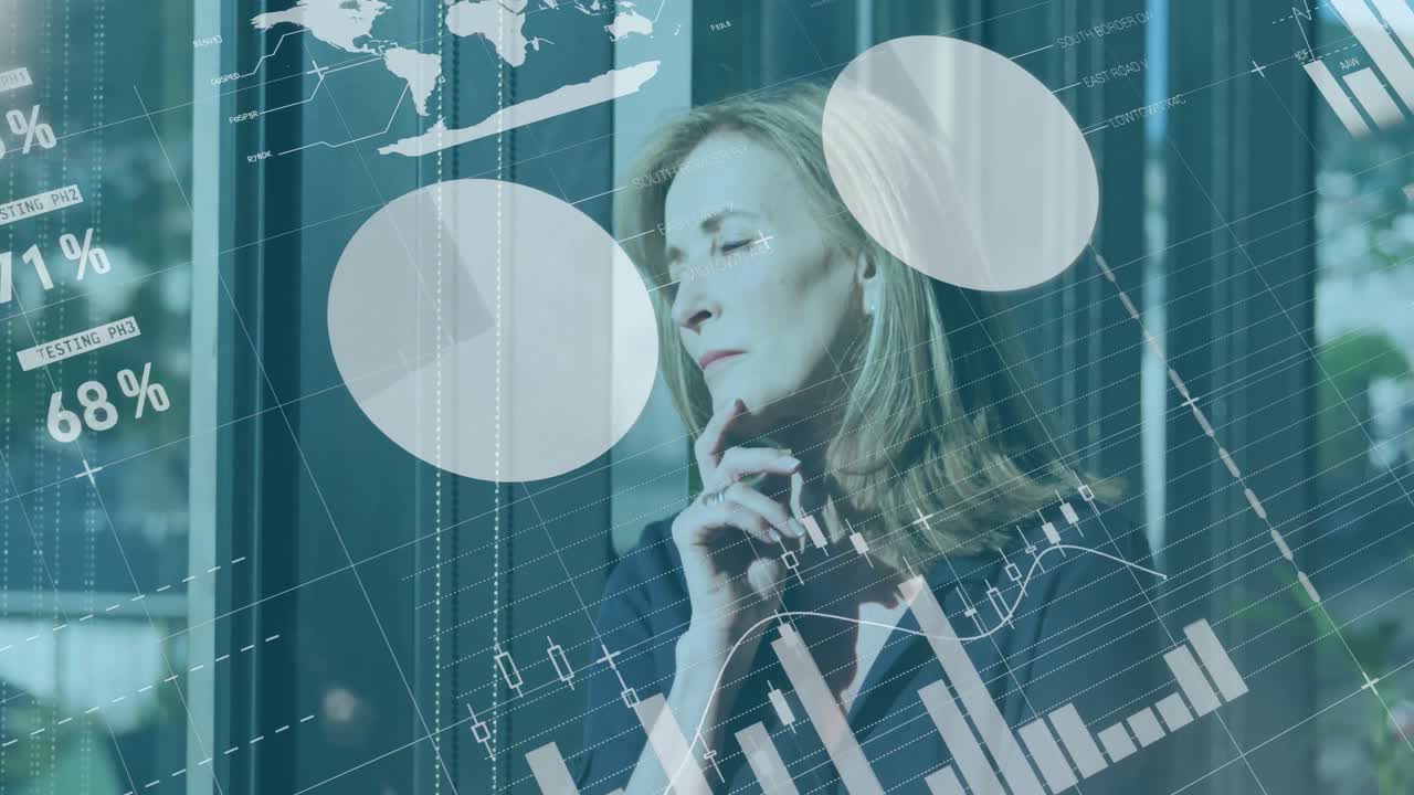 사무실의 창밖을 바라보는 사려 깊은 백인 여성에 대한 데이터 처리 애니메이션