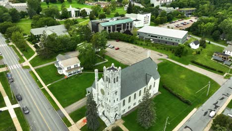 St.-Mary's-church-in-Middlebury,-Vermont