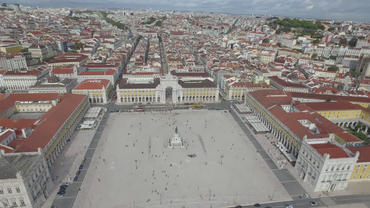 Splendida ripresa con drone di Piazza Terreiro do Paço.