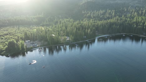 Aerial-shot-of-cabins-lining-the-Spirit-Lake-shoreline-in-Idaho