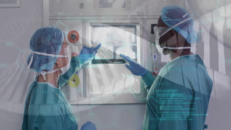 animación de adn y procesamiento de datos sobre diversos médicos que miran la exploración de rayos x
