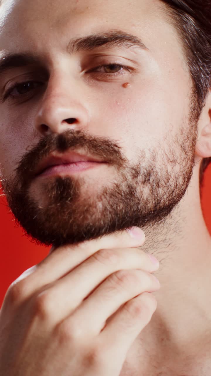 retrato de un hombre con barba