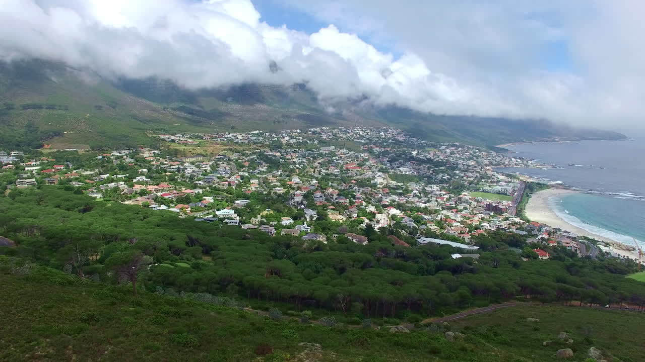 nubes sobre la ciudad del cabo