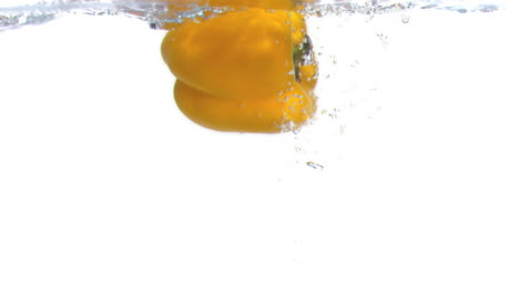 Pepper-moving-underwater-in-super-slow-motion