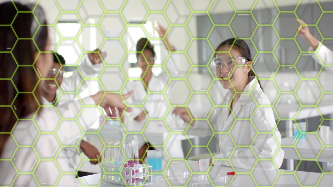 실험실에서 다양한 과학자들에 대한 과학 데이터 처리의 활성화