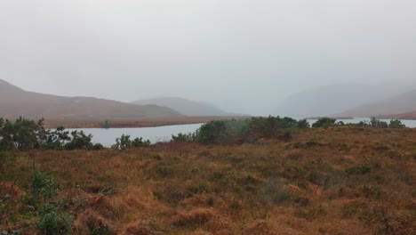 Panorama-Del-Parque-Nacional-De-Glenveagh,-Irlanda-En-Un-Día-Brumoso