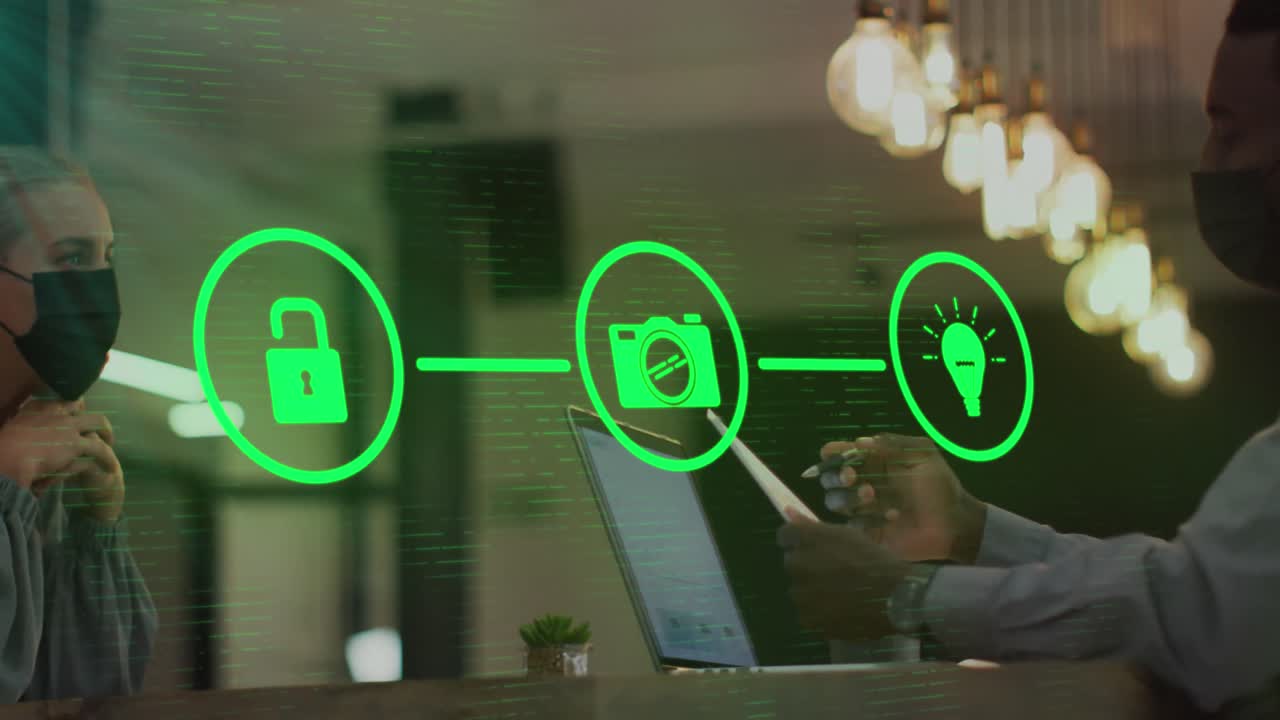 animación de diagrama de flujo de iconos sobre diversos compañeros de trabajo que llevan máscara y discuten informes