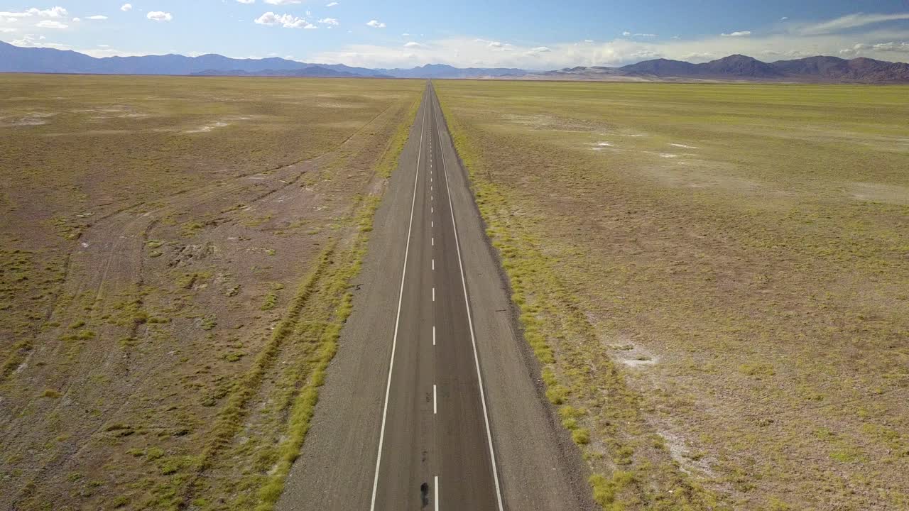 camino del desierto en un paisaje increíble