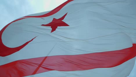 La-Gran-Bandera-Ondea-En-El-Cielo