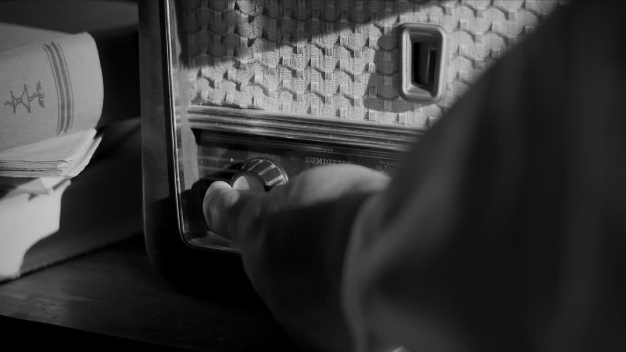 radio vintage retro eumigette: la estación está sintonizada, 1950