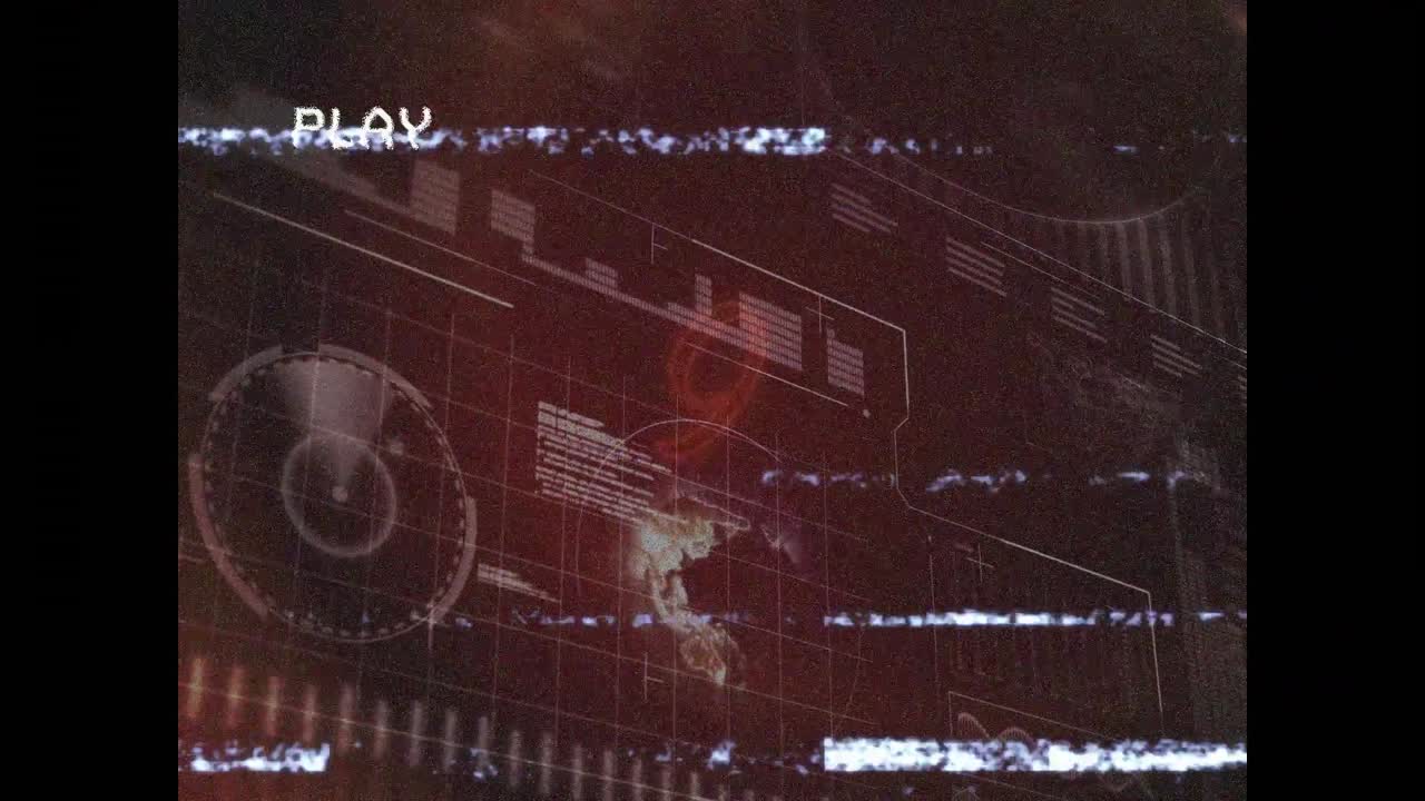 Bande statiche che creano glitch nell'HUD mentre la scritta PLAY è fissa, con indicatori e grafici pulsanti che simulano un feedback retrò.