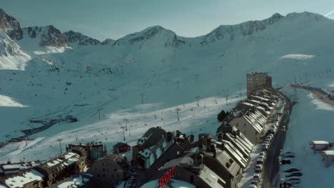 帕斯德拉卡薩滑雪場,冬季山地景觀的酒店和住宿