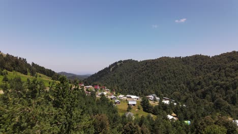 aldea rural drone aéreo