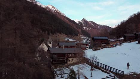 Eröffnungsaufnahme-Von-Binn-Im-Binntal-In-Den-Schweizer-Alpen