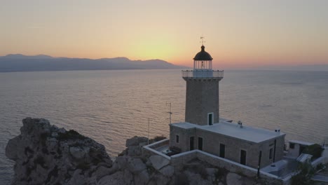 Antena---El-Faro-De-Melagavi-En-Grecia-Al-Atardecer