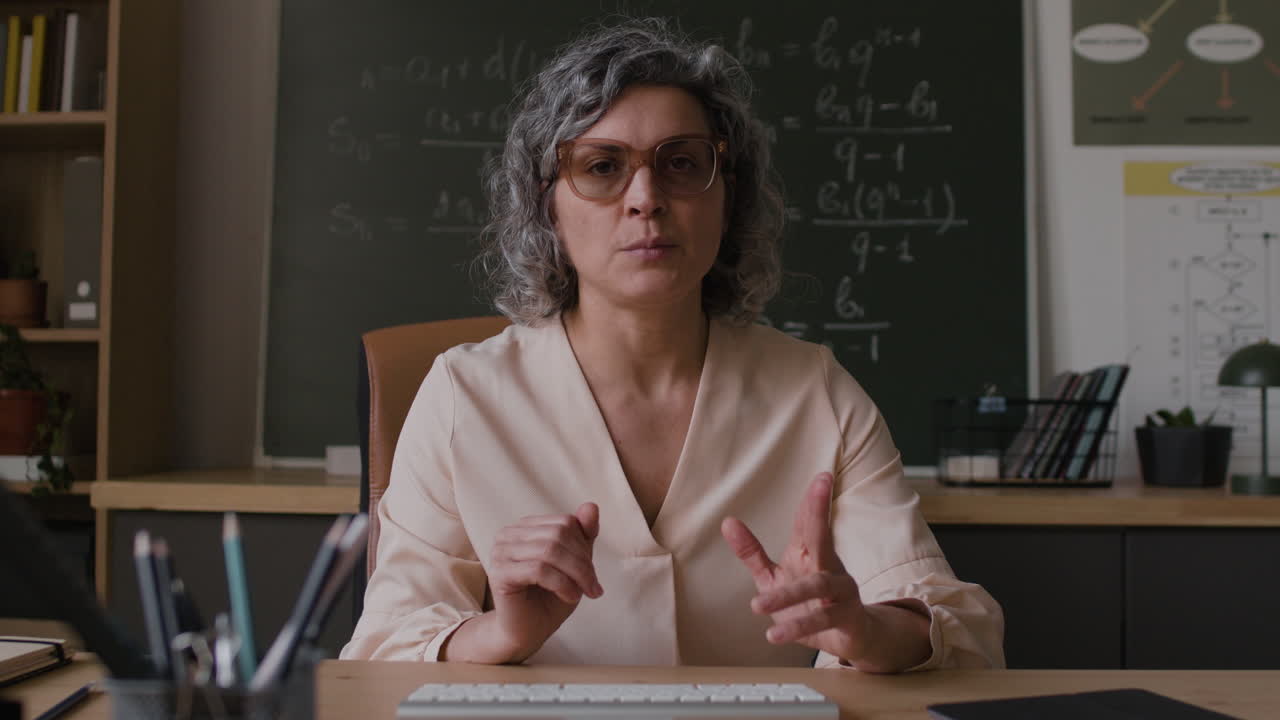 Teacher giving a virtual class