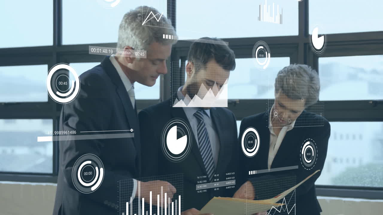 animación del procesamiento de datos sobre diversas personas de negocios en la oficina