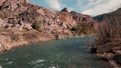 El-Hermoso-Río-Atuel-Cerca-De-San-Rafael,-Mendoza,-Argentina.