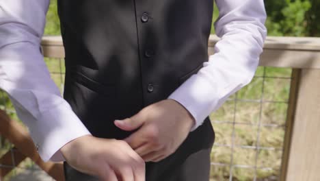 Groom-preparing-for-the-wedding