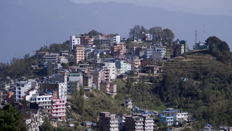 nepal, himalaya, pueblo rural en lo alto de las montañas