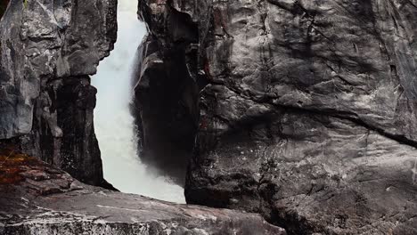 Slow-motion-shot-of-waterfall-in-Nairn-Falls-park-in-British-Columbia,-Canada