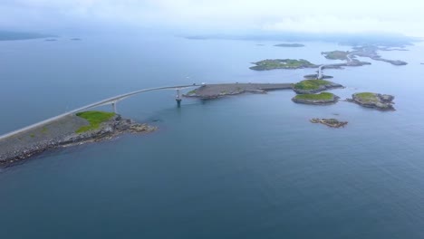 Imágenes-Aéreas-De-La-Carretera-Del-Océano-Atlántico-Noruega