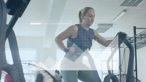 Animation-Der-Datenverarbeitung-Auf-Der-Schnittstelle-über-Crosstraining-Einer-Kaukasischen-Frau-Auf-Dem-Crosstrainer-Im-Fitnessstudio