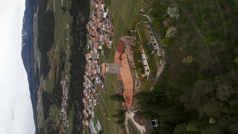 castel valer en trentino, italia