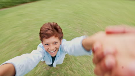 POV,-Outdoor-Und-Junge-Vor-Glück