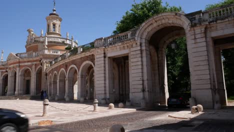 Toma-Panorámica-Izquierda-De-La-Iglesia-De-&quot;san-Antonio-De-Padua&quot;-En-Aranjuez,-España