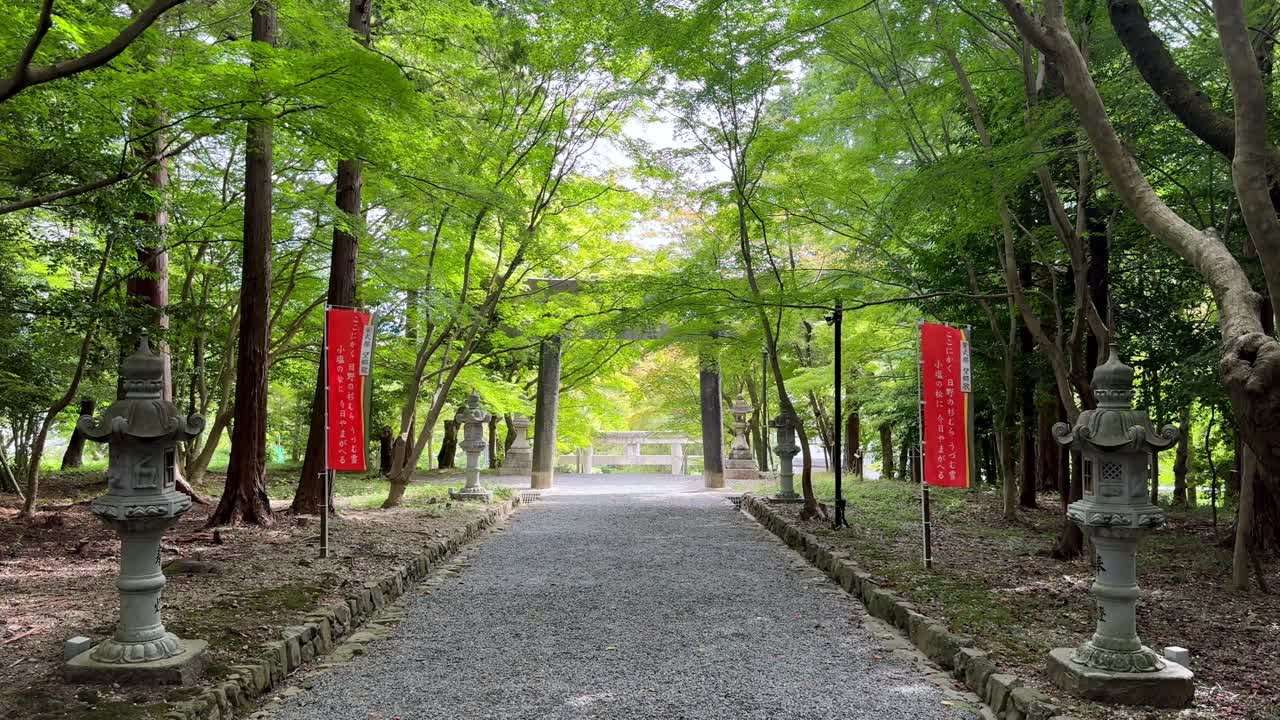Peaceful path at Kyoto Oharano Shrine, surrounded by nature and tranquility