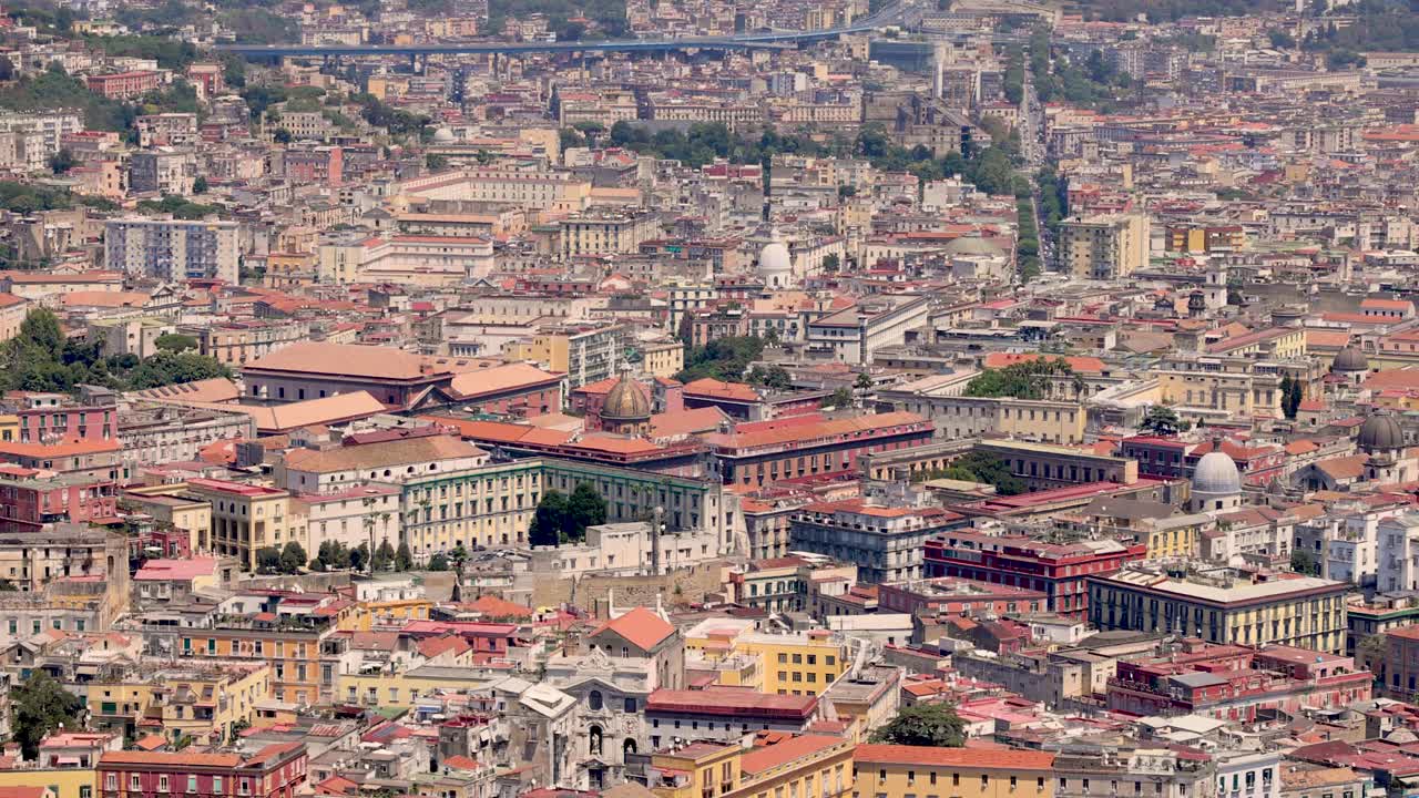 나폴리 의 역사적 건물 과 풍경 의 공중 사진