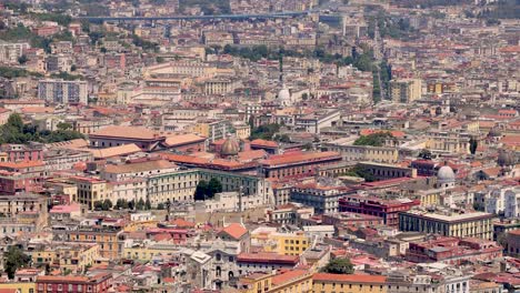 vista aérea de los edificios históricos y el paisaje de nápoles