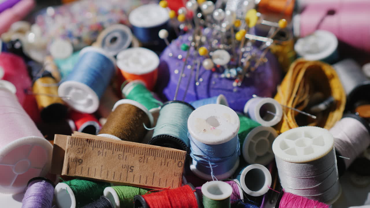 fondo de costura y bordado de hilos y accesorios 01