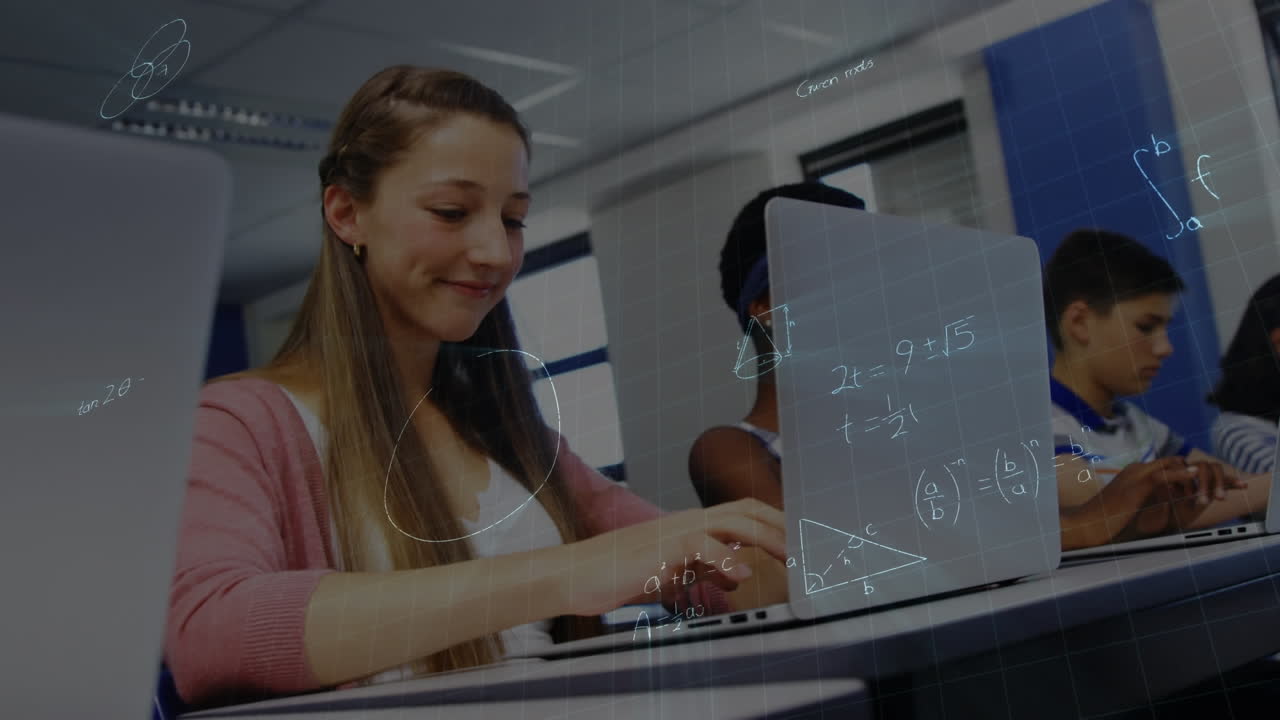 ecuaciones matemáticas flotando contra una chica caucásica usando una computadora portátil en la escuela primaria