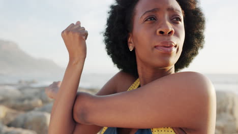 entrenamiento, entrenamiento o ejercicio con una mujer negra