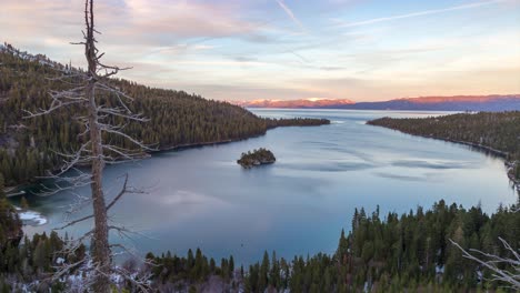 Emerald-Bay-State-Park-With-Fannette-Island-On-Lake-Tahoe-In-California,-United-States