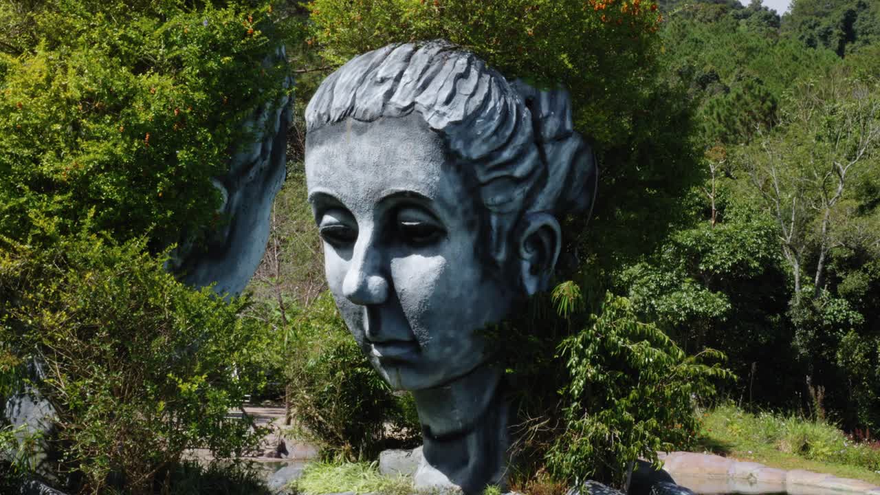 una hermosa vista del museo de escultura da lat