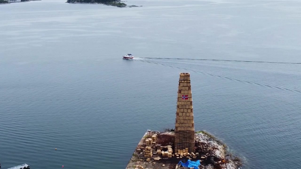 Halkopino kuuluisalle juhannusjuhlalle Ålesundissa, Norjassa