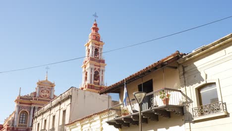 San-Francisco-Kirche-Und-Ihr-Turm-Von-Der-Caseros-Street-Aus