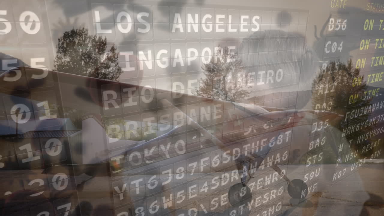 공항 정보 보드와 코로나19 세포가 공항에서 비행기에 대해 떠다니고 있습니다.