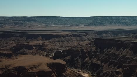 Fish-River-Canyon-In-Namibia,-Afrika-Luftdrohnenaufnahme