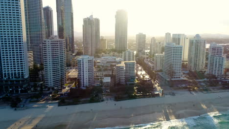 Sunny-Surfers-Paradise-on-the-gold-coast