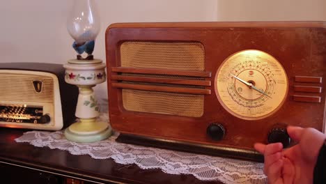 retro radio - search for a radio station
