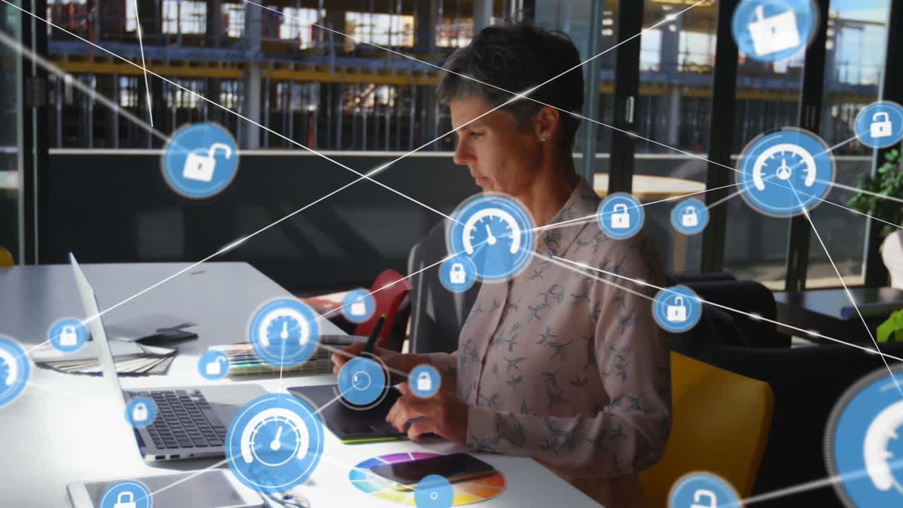 animación de la red de conexiones a través de una mujer de negocios caucásica usando una tableta