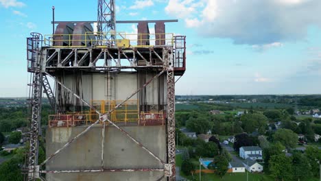 close up view mechanism and structure of vertical lift bridge tower