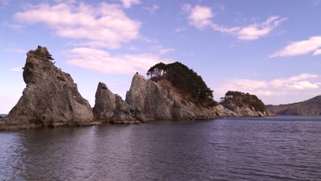 impresionantes paisajes naturales en la playa de jodagahama en japón