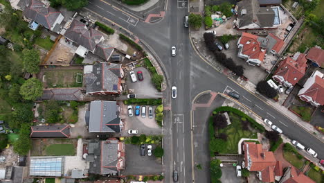 vista descendente del tráfico en southport, reino unido